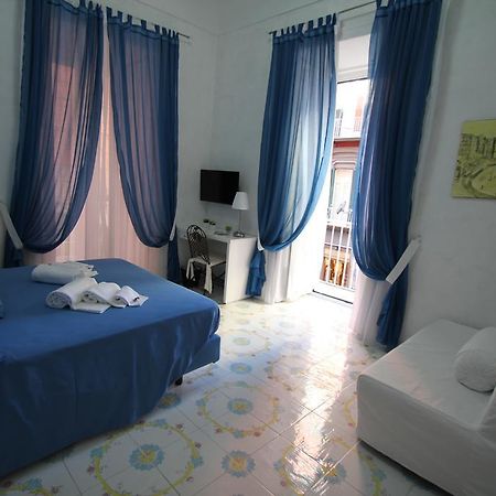 Le Vie Di Napoli B&B Luaran gambar