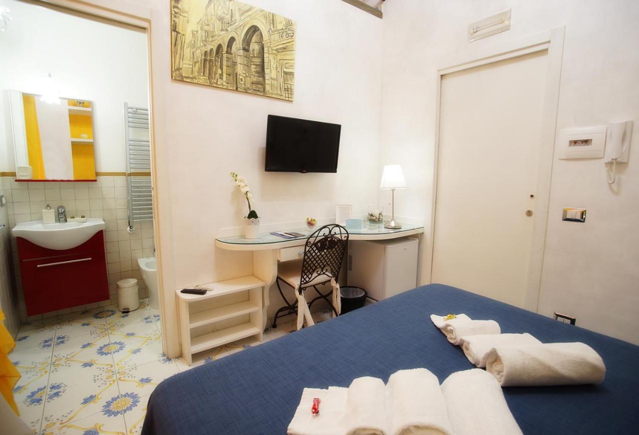 Le Vie Di Napoli B&B Luaran gambar