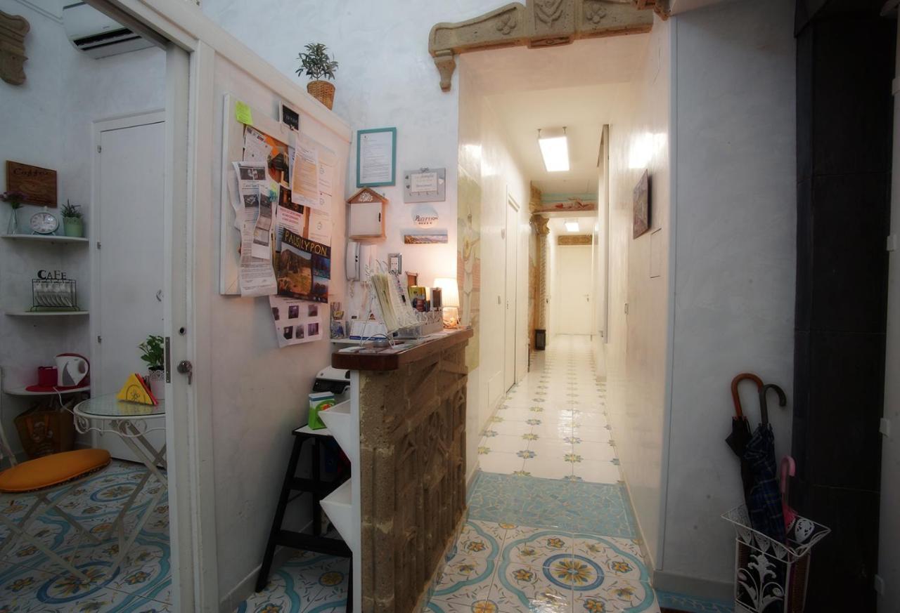 Le Vie Di Napoli B&B Luaran gambar