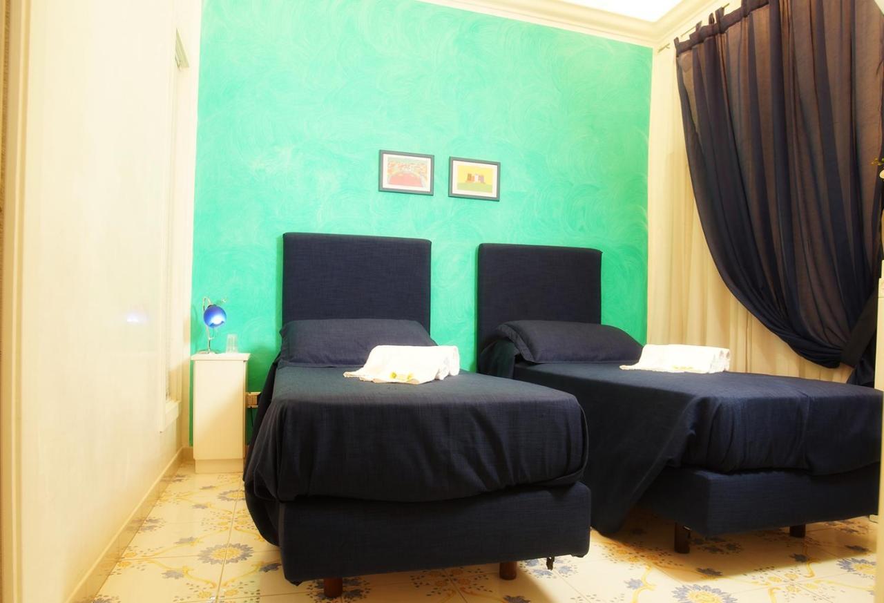 Le Vie Di Napoli B&B Luaran gambar