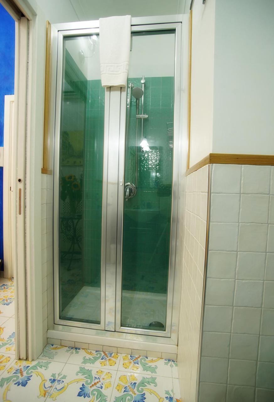 Le Vie Di Napoli B&B Luaran gambar