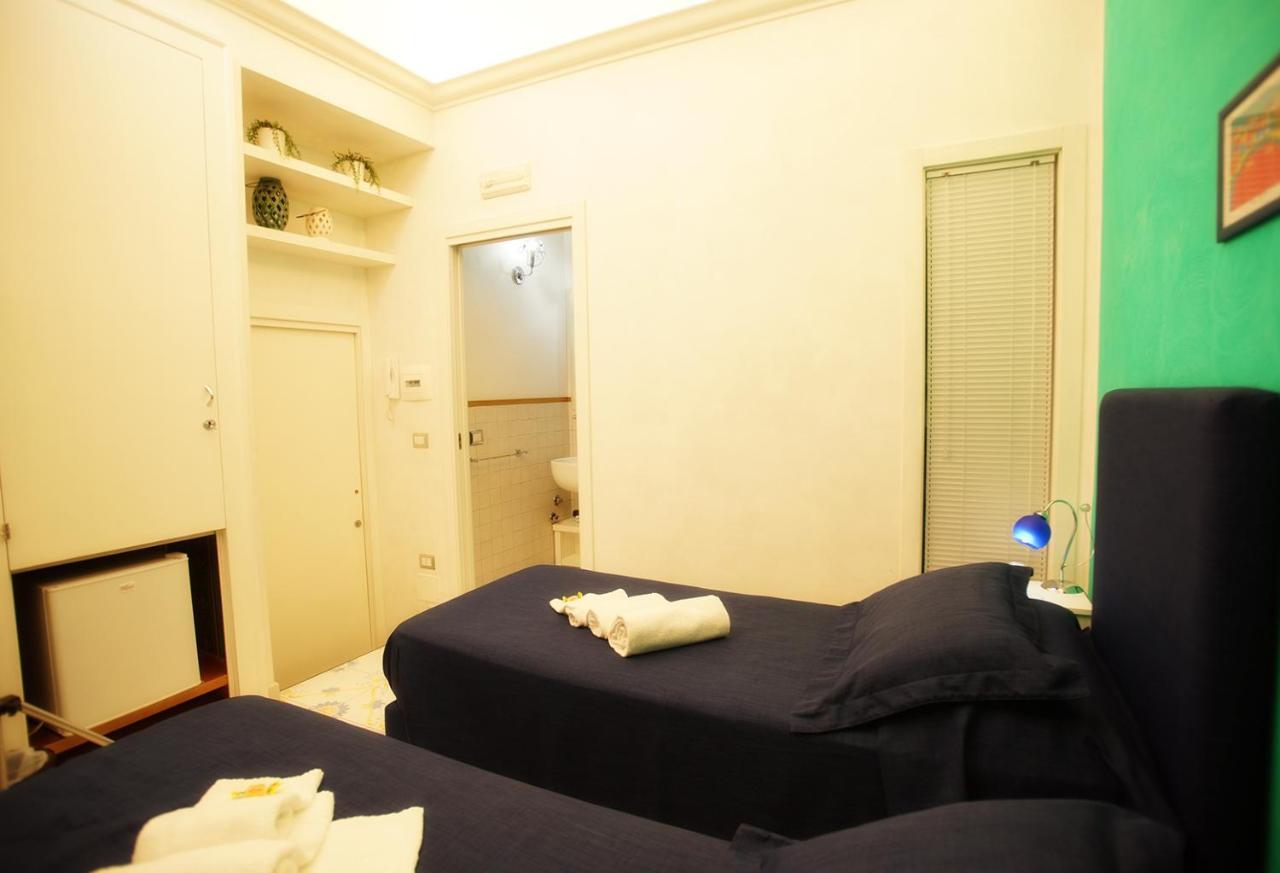 Le Vie Di Napoli B&B Luaran gambar